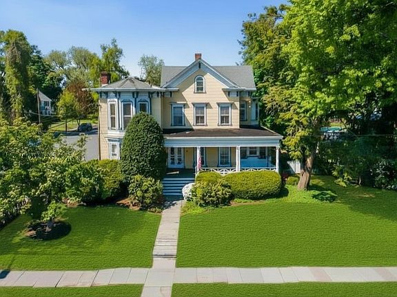 3rd image of 128 Green St