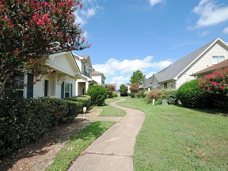 6363 Provident Green Dr — Photo 1