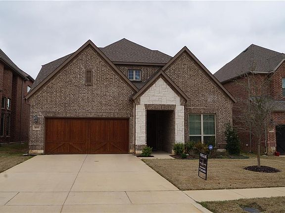 2nd image of 809 Bandelier Ln