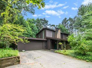 3427 Fair Oaks Dr, Kalamazoo, MI 49008