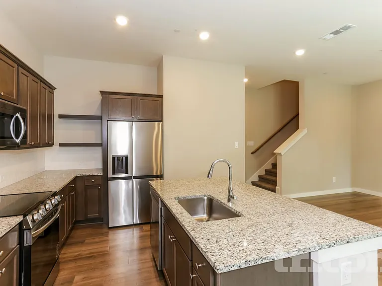 1034 Fallgate Dr — Photo 6