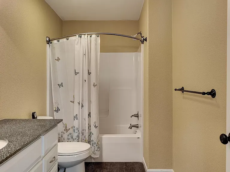 2121 Virginia Ave — Photo 24