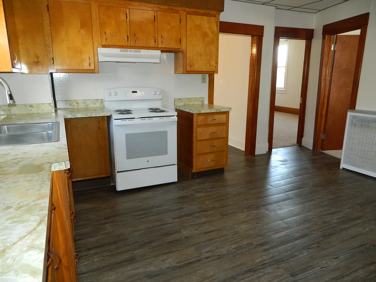 Building Photo - 127 E Pine St #1