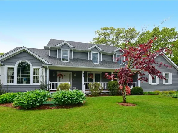 35 Thayer Ave, Narragansett, RI 02882