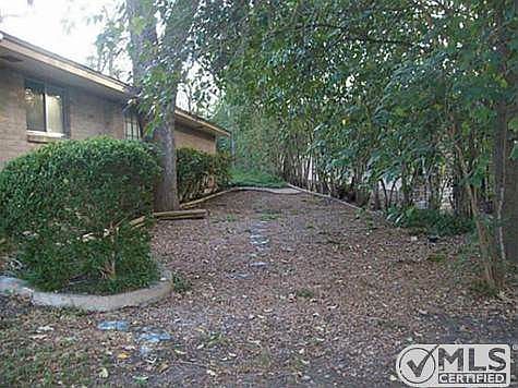 5th image of 2122 Elderoaks Ln
