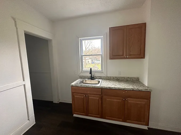12327 Phillips Ave — Photo 2