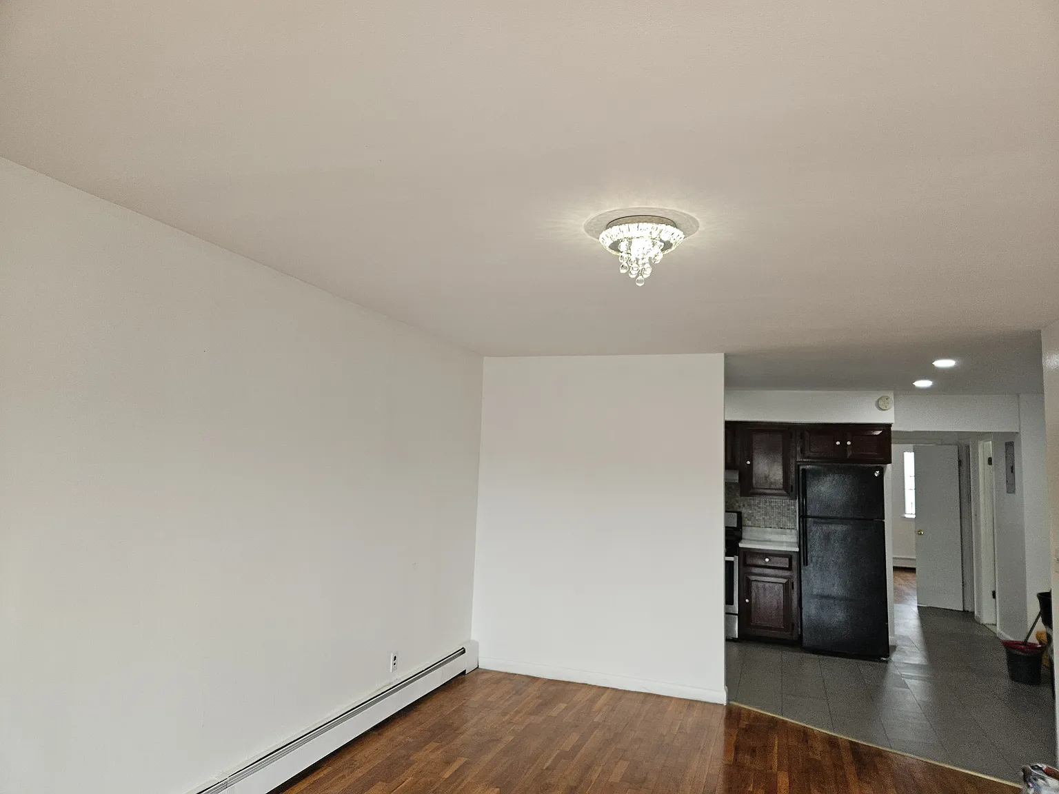 3 bed, 1050 sqft, $3,400 — Photo 3