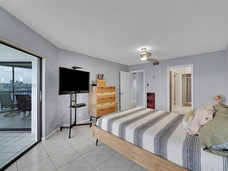 7250 Fairfax Dr #302 — Photo 5