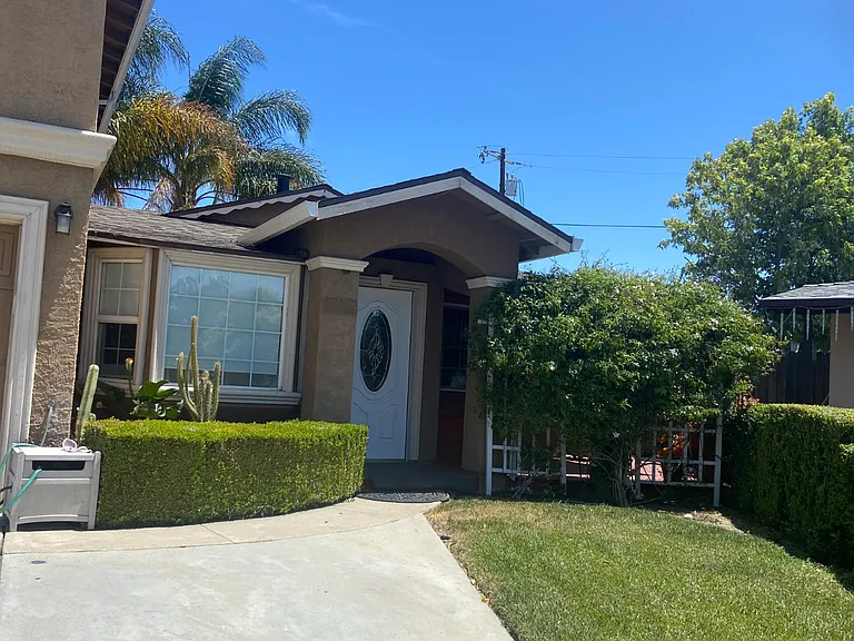 632 Serenade Ct #2 — Photo 1