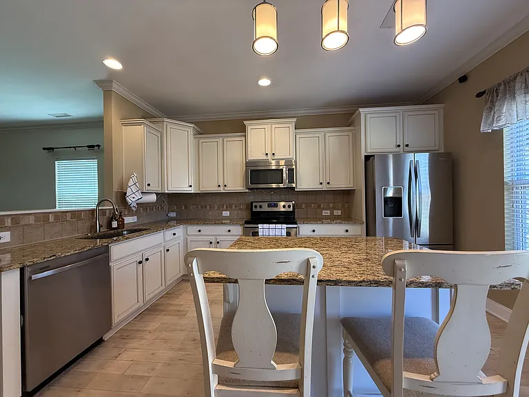7007 McLothian Ln — Photo 7