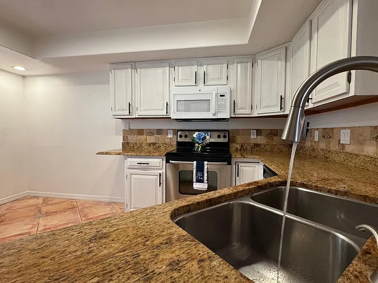 1112 Lake Willisara Cir #GE — Photo 8