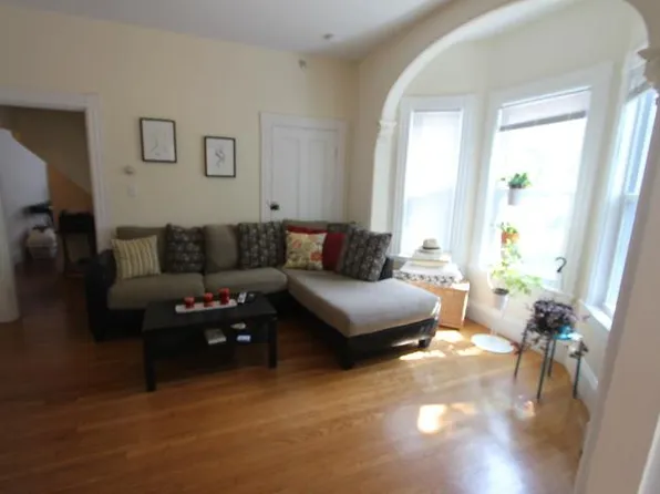 115 Ellery St, Cambridge, MA 02138