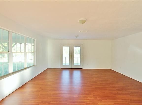 3rd image of 320 N Merchant St