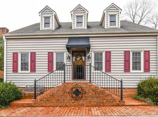 10 Stafford Oaks Dr, Kernersville, NC 27284