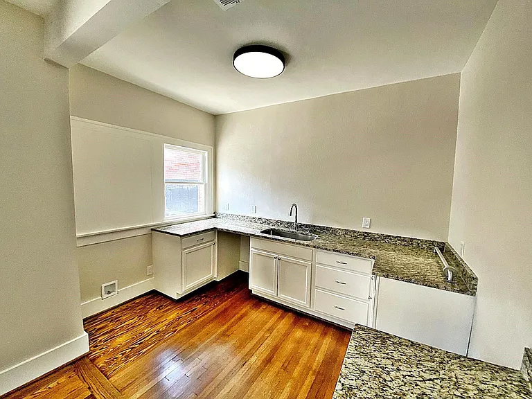 1625 W Alabama St — Photo 9