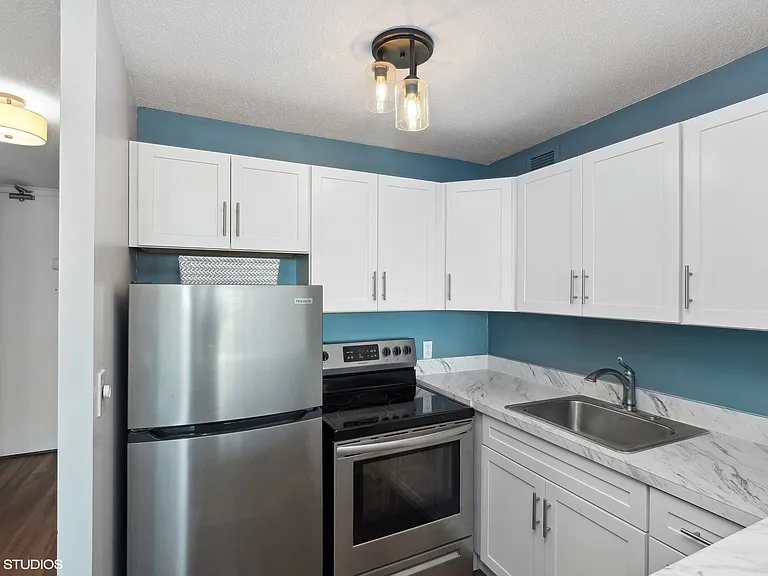 2728 N Hampden Ct #1203 — Photo 4