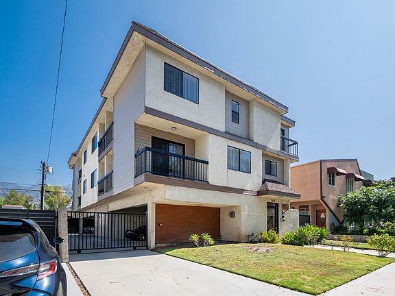3rd image of 569 Palm Dr #1