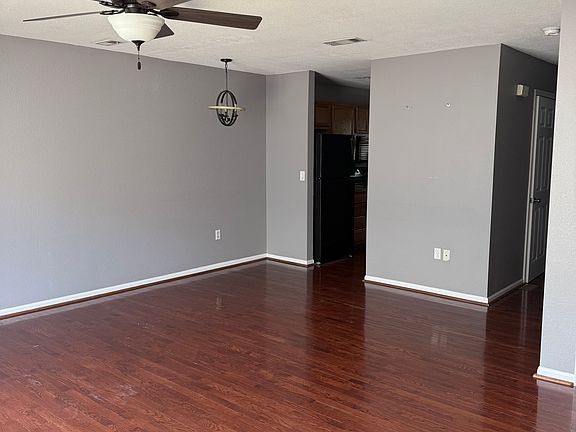 3rd image of 5503 SW Chapella St