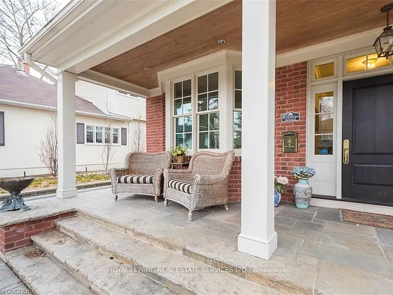 33 Howard Ave — Photo 3