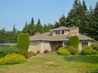 766 Canyon Crescent Rd, Qualicum Beach, BC V9K1K9