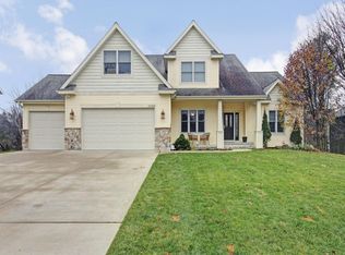 16268 W Willow Dr, Spring Lake, MI 49456