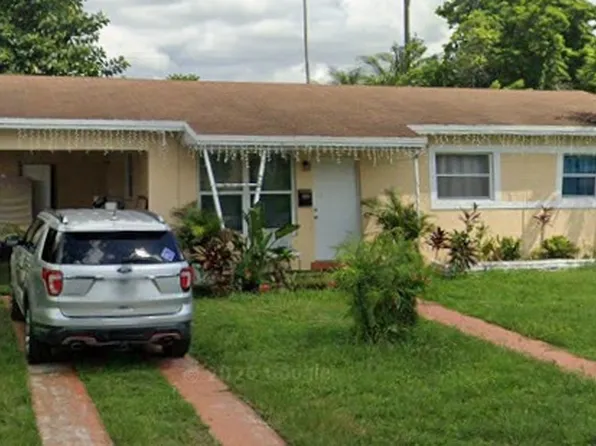 71 NW 190th St, Miami Gardens, FL 33169
