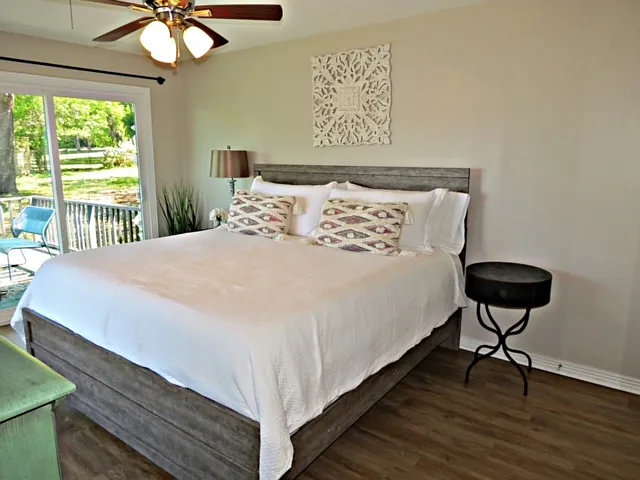 4724 Lakeview Dr — Photo 24