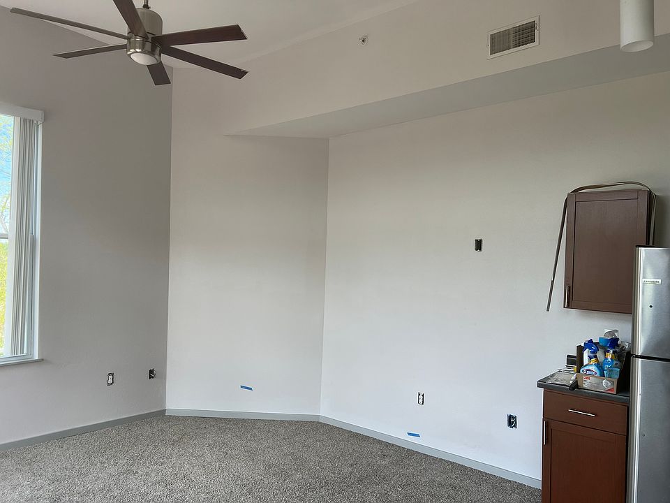 1st image of 300 Fairview Ave #1