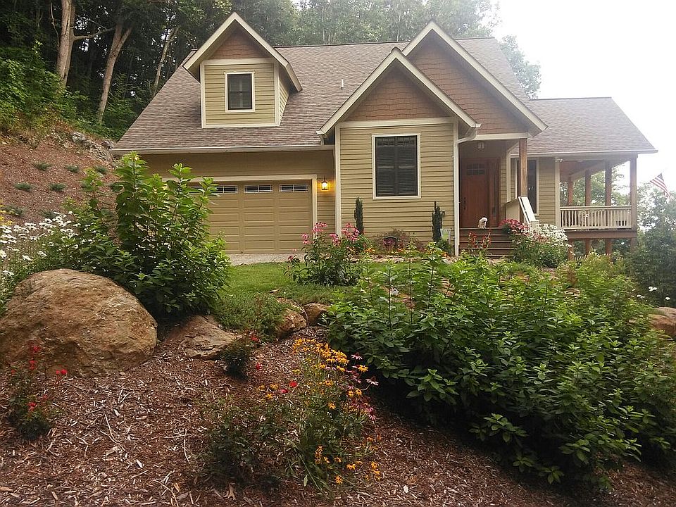 2nd image of 581 Cobblestone Dr