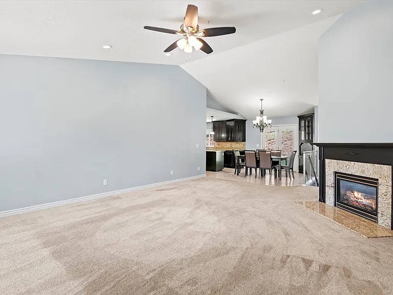 1676 S Mountain View Cir — Photo 5