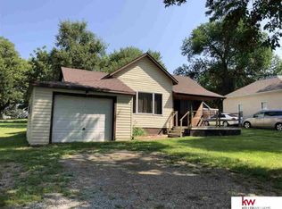 314 W Elm St, Cedar Bluffs, NE 68015