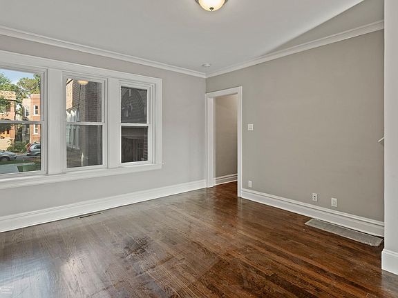 5th image of 4235 N Leavitt St APT 2R