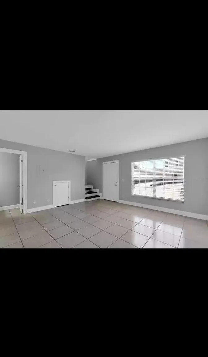 2 bed, 2.5 bath, 1100 sqft, $2,200 — Photo 2