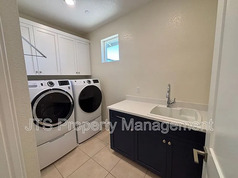 12086 Mircado Way — Photo 23