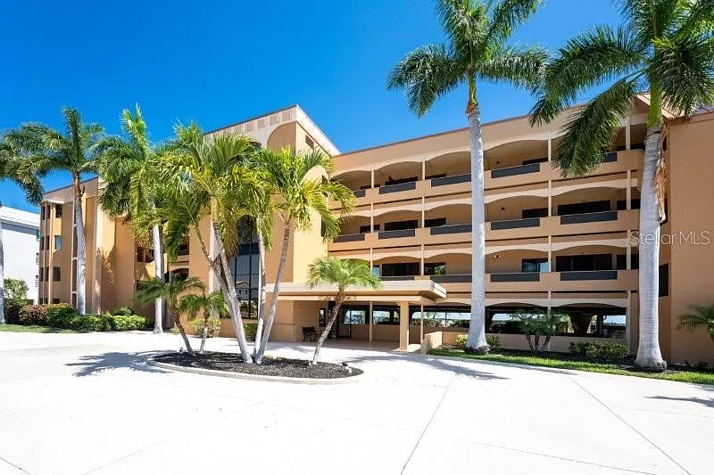 Building Photo - 1601 Park Beach Cir #132