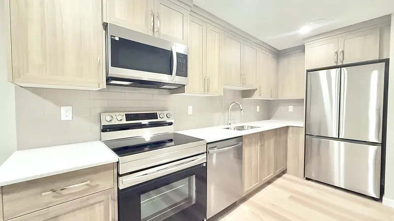 1 bed, 1.0 bath, 500 sqft, $900 — Photo 2