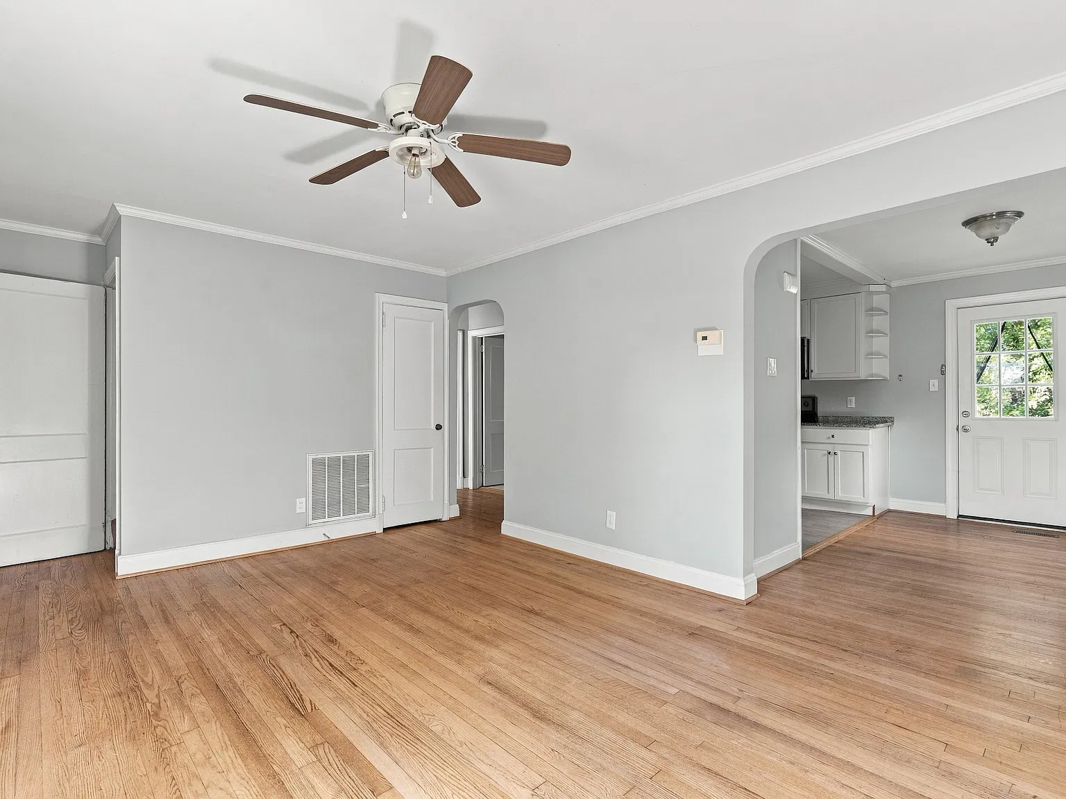 2416 Irisdale Avenue — Photo 4