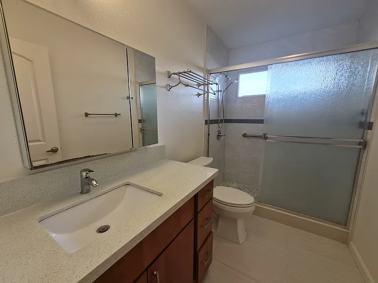 3429 Harding Ave — Photo 5