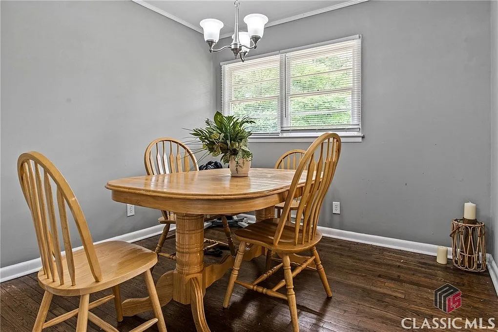 4 bed, 2000 sqft, $2,600 — Photo 4