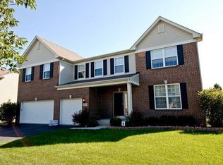2650 Vicksburg Ln, Aurora, IL 60503