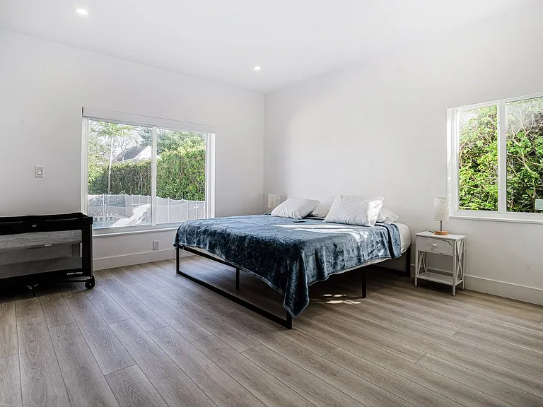 8866 Carlyle Ave — Photo 29