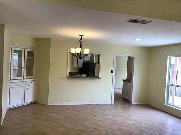 3rd image of 3110 Misty Park Dr