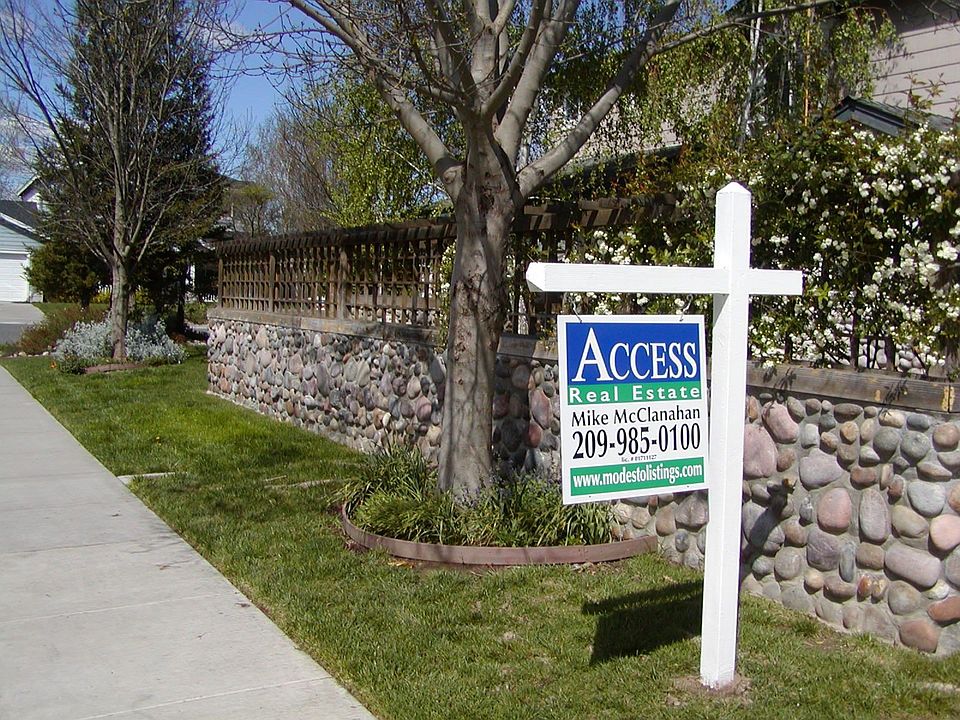 2nd image of 2004 Landing Ct