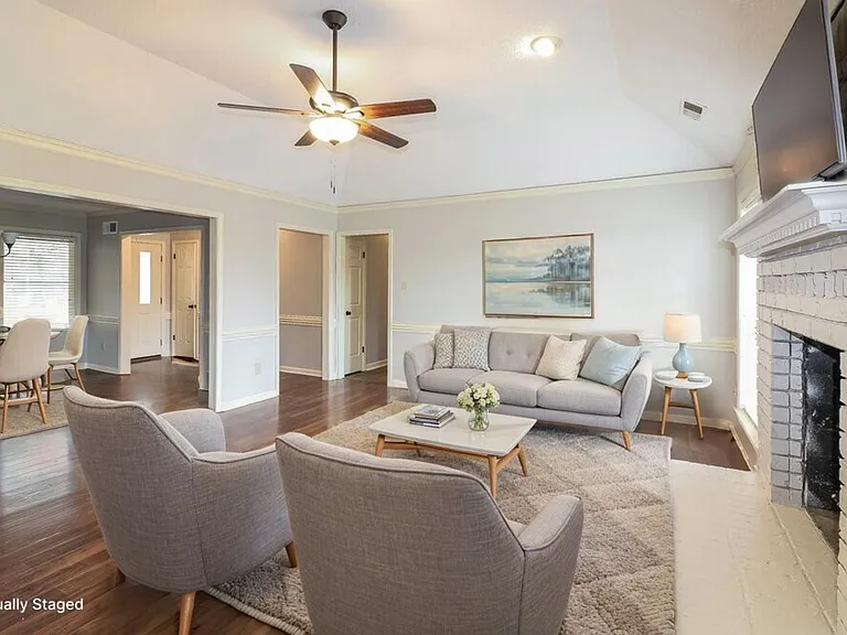 1104 Fox Trace Cv — Photo 3