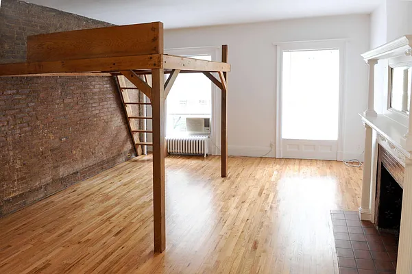 Rented by Compass | media 9