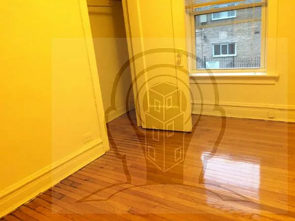 2 bed, 1.0 bath, 1200 sqft, $1,800 — Photo 2