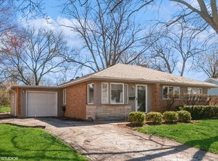 1953 Thornwood Ln, Northbrook, IL 60062