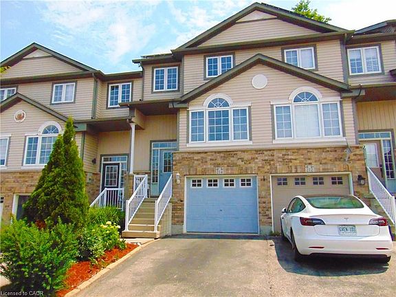 3rd image of 214 Snowdrop Cres