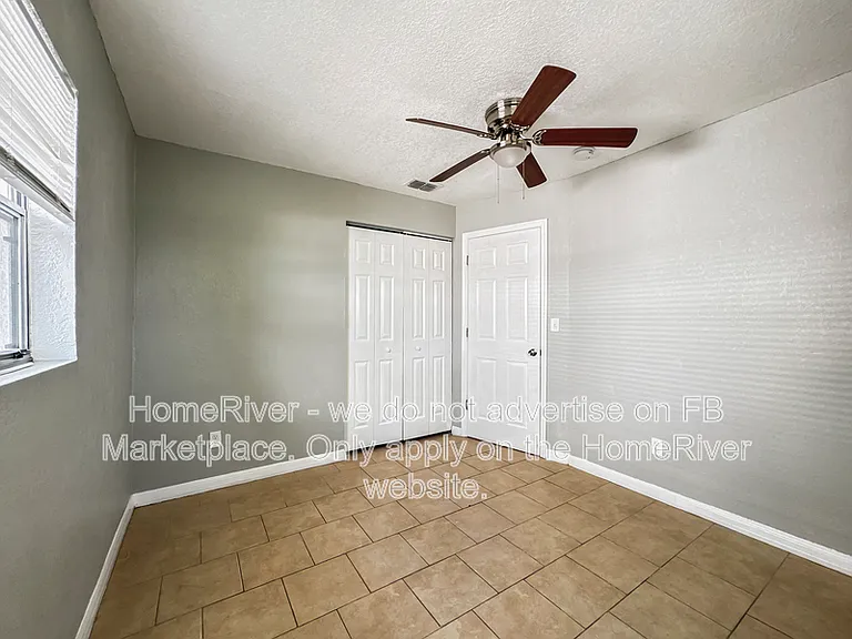 705 W 9th St — Photo 16