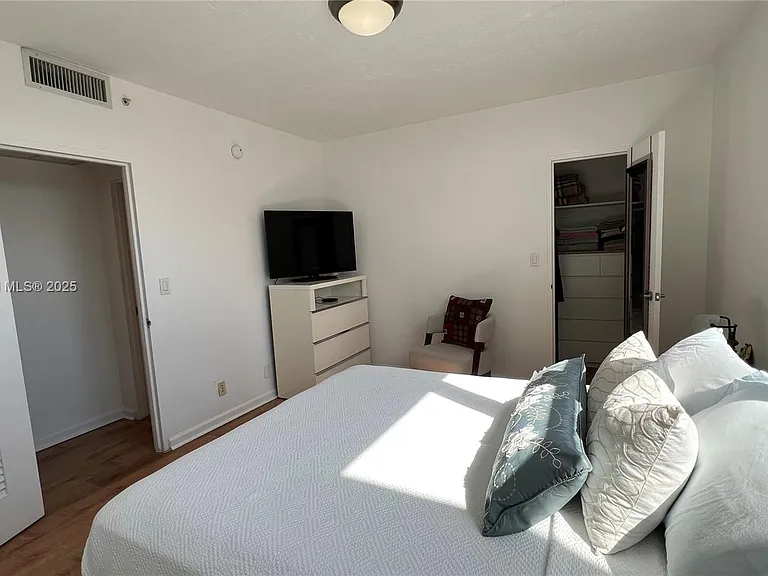 3001 S Ocean Dr — Photo 11